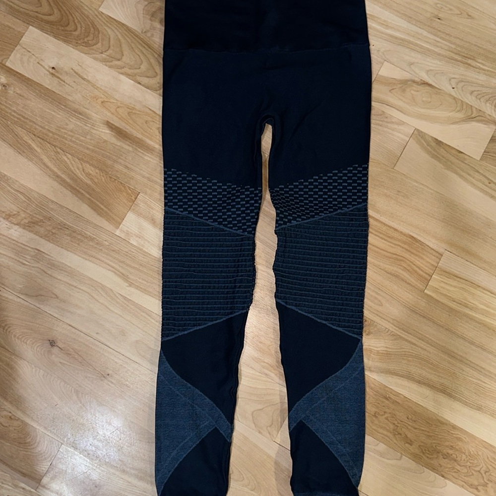 Spanx seamless Moto leggings NWT